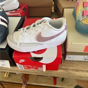 Toddle Nike Blazer Low ‘77 size 9